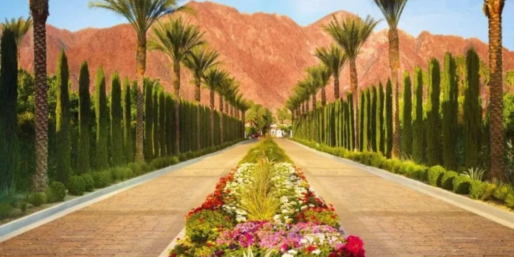 La Quinta Resort Entrance Feature