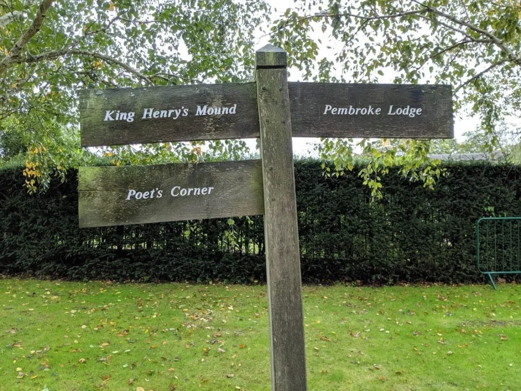Richmond Park Sign