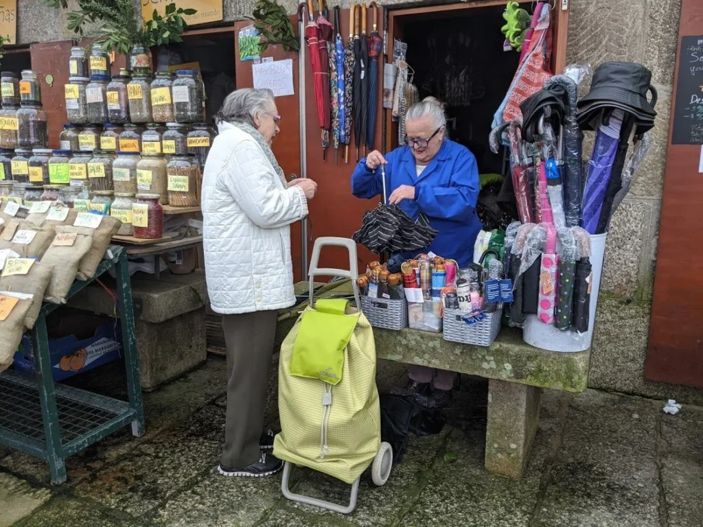 Victoria Umbrella Lady with client