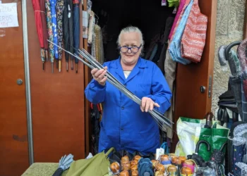 Victoria Umbrella Lady Feature