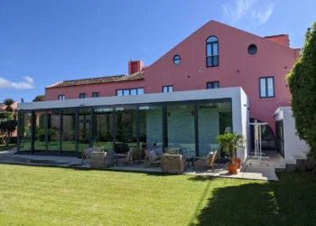 Herdade Do Ananas Feature