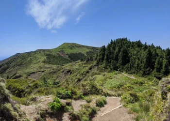 Pico do Vara Hike Feature