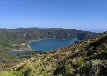 Lagoa do Fogo Hike Feature