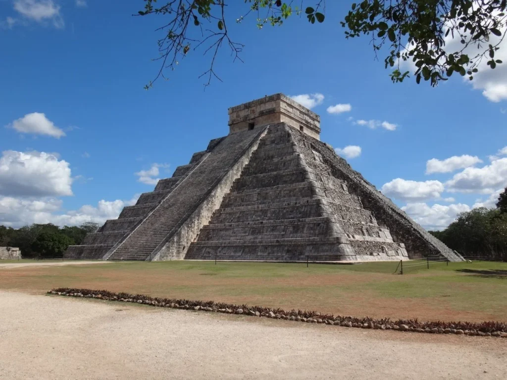 Playground Earth | A rare day l Alone at the ruins of Coba