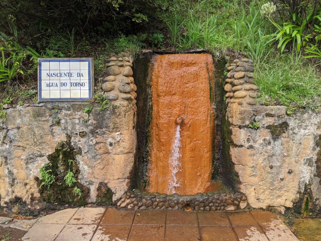 PGE l Furnas l Agua Azeda Fountain