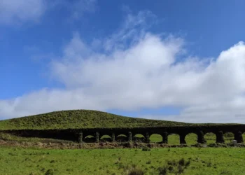 Azores Aquaduct Windows Feature