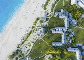 Club Med Swinging Feature