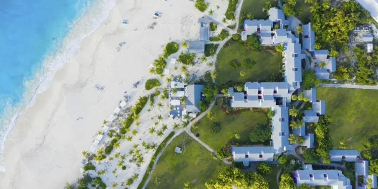 Club Med Swinging Feature