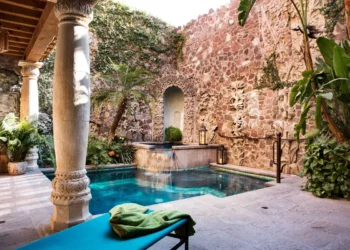 Casa Tres Cervezas Feature