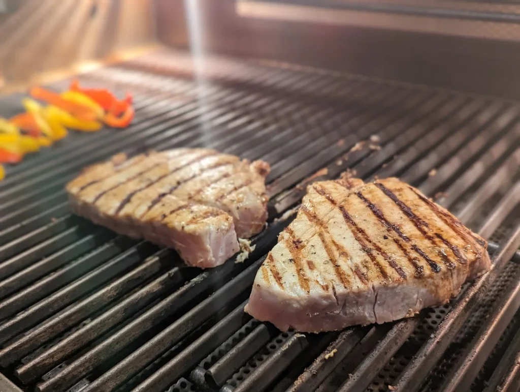 Honolulu Fish Company l Grilled Tuna