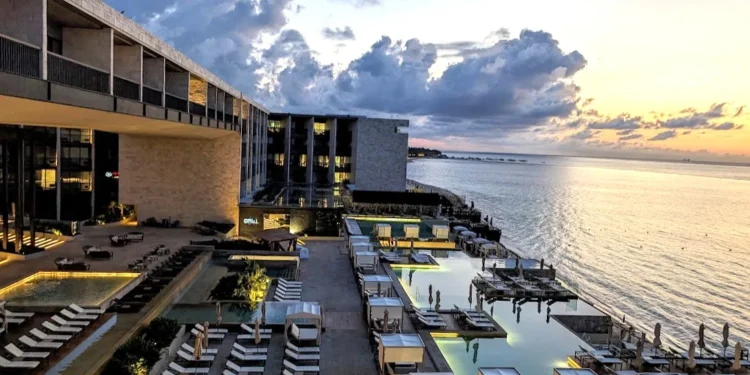 Grand Hyatt Playa Feature