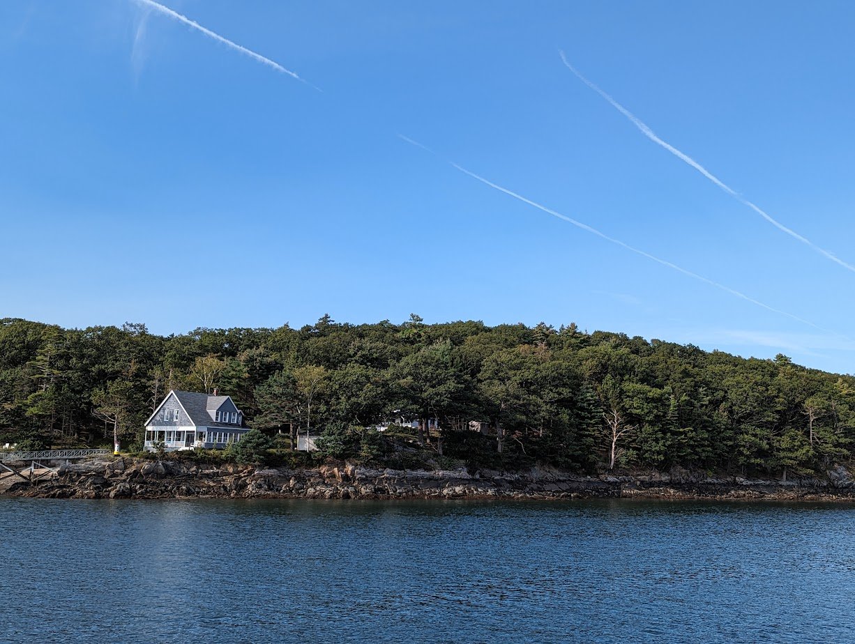 catching lobsters in maine